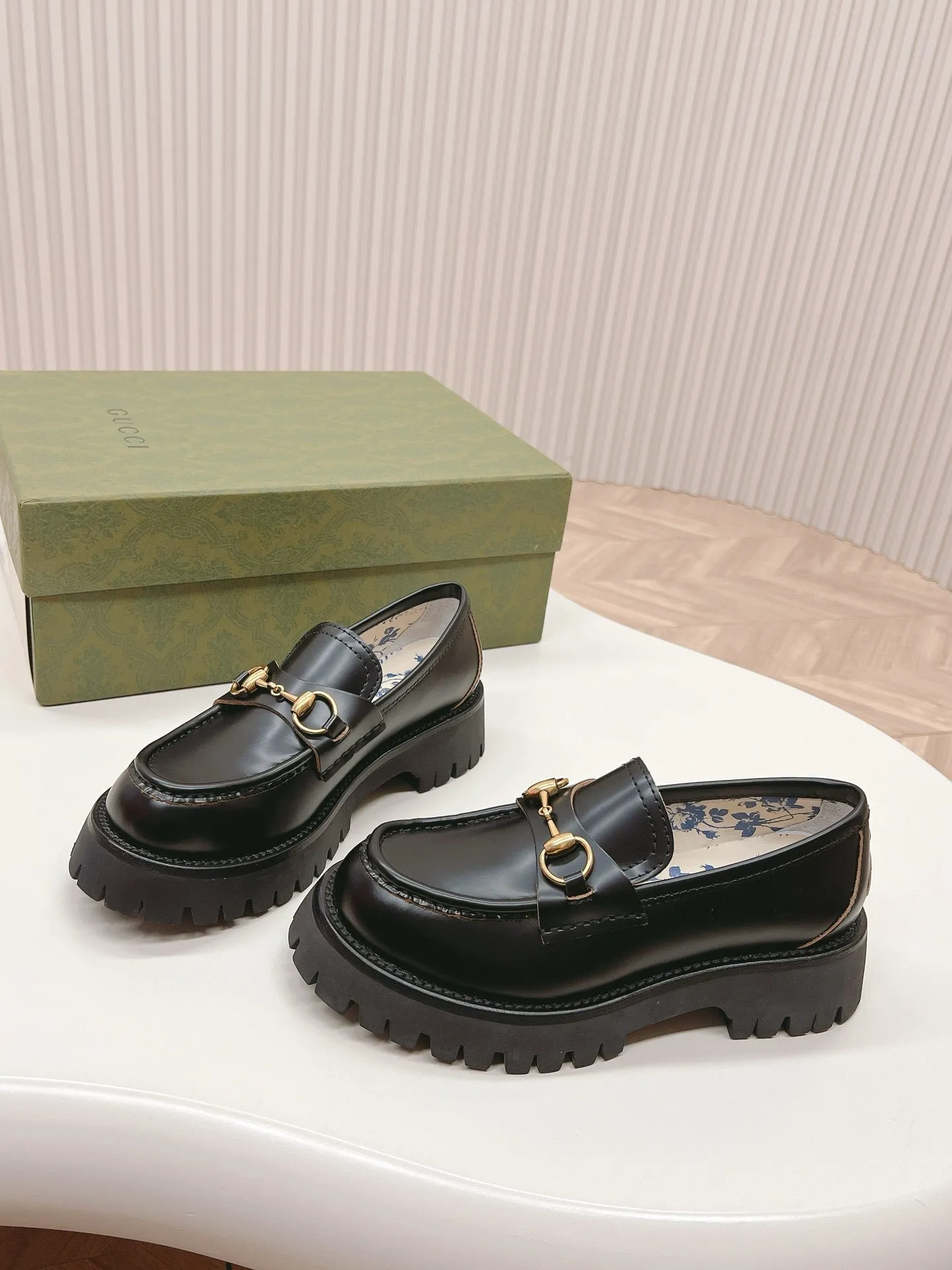 SE1513 GUCCI Women's Lug Sole Loafer with Horsebit/ Size5-11