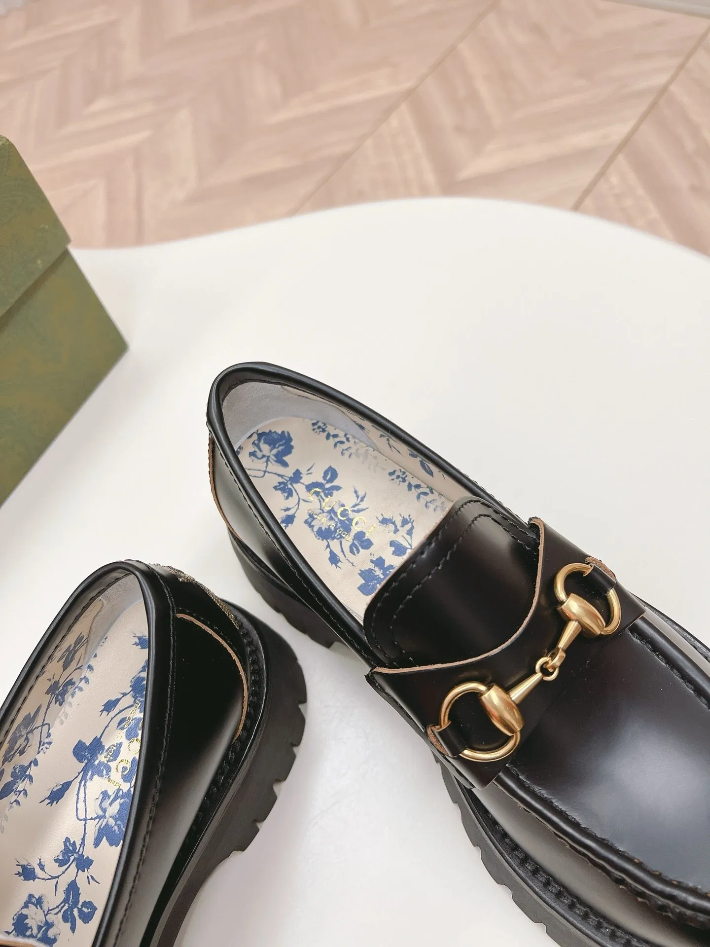 SE1513 GUCCI Women's Lug Sole Loafer with Horsebit/ Size5-11