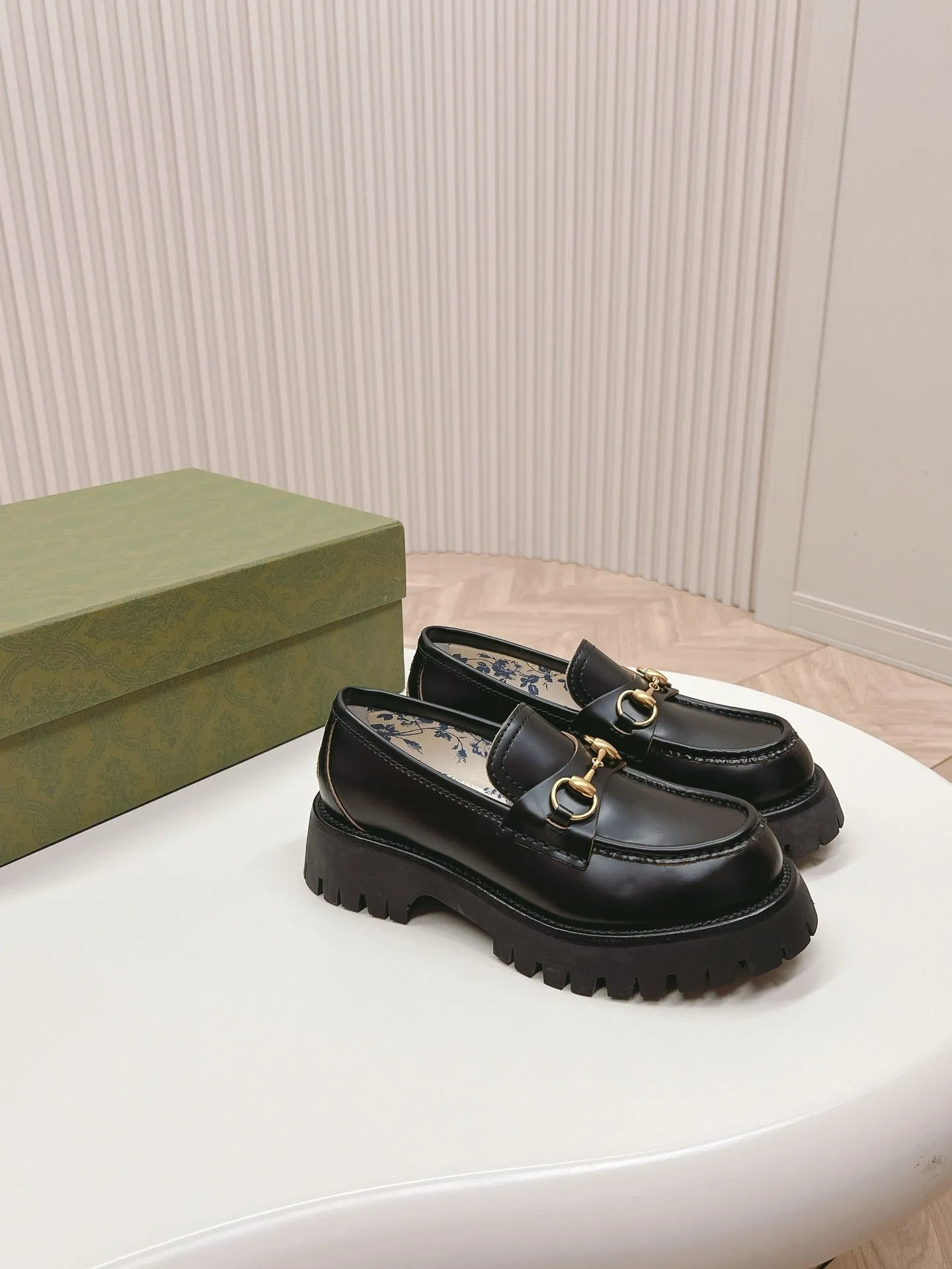 SE1513 GUCCI Women's Lug Sole Loafer with Horsebit/ Size5-11